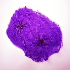 декор на хэллоуин фиолетовая паутина с пауками