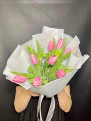 Крупные розовые тюльпаны